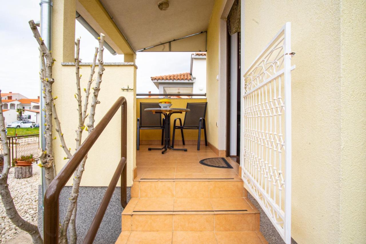 Apartman Luka Fažana Eksteriør billede