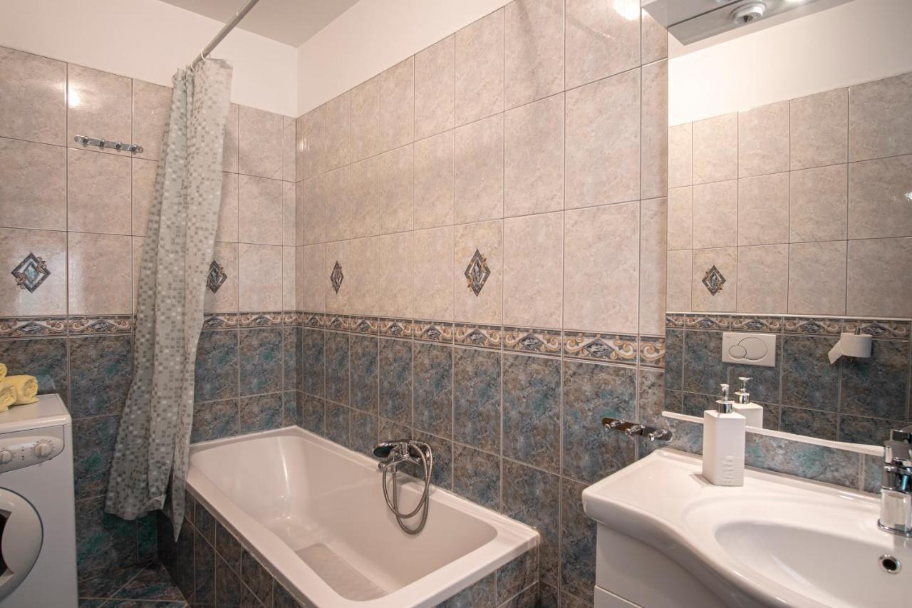 Apartman Luka Fažana Eksteriør billede